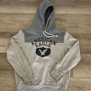 American Eagle mens gray sweatshirt.